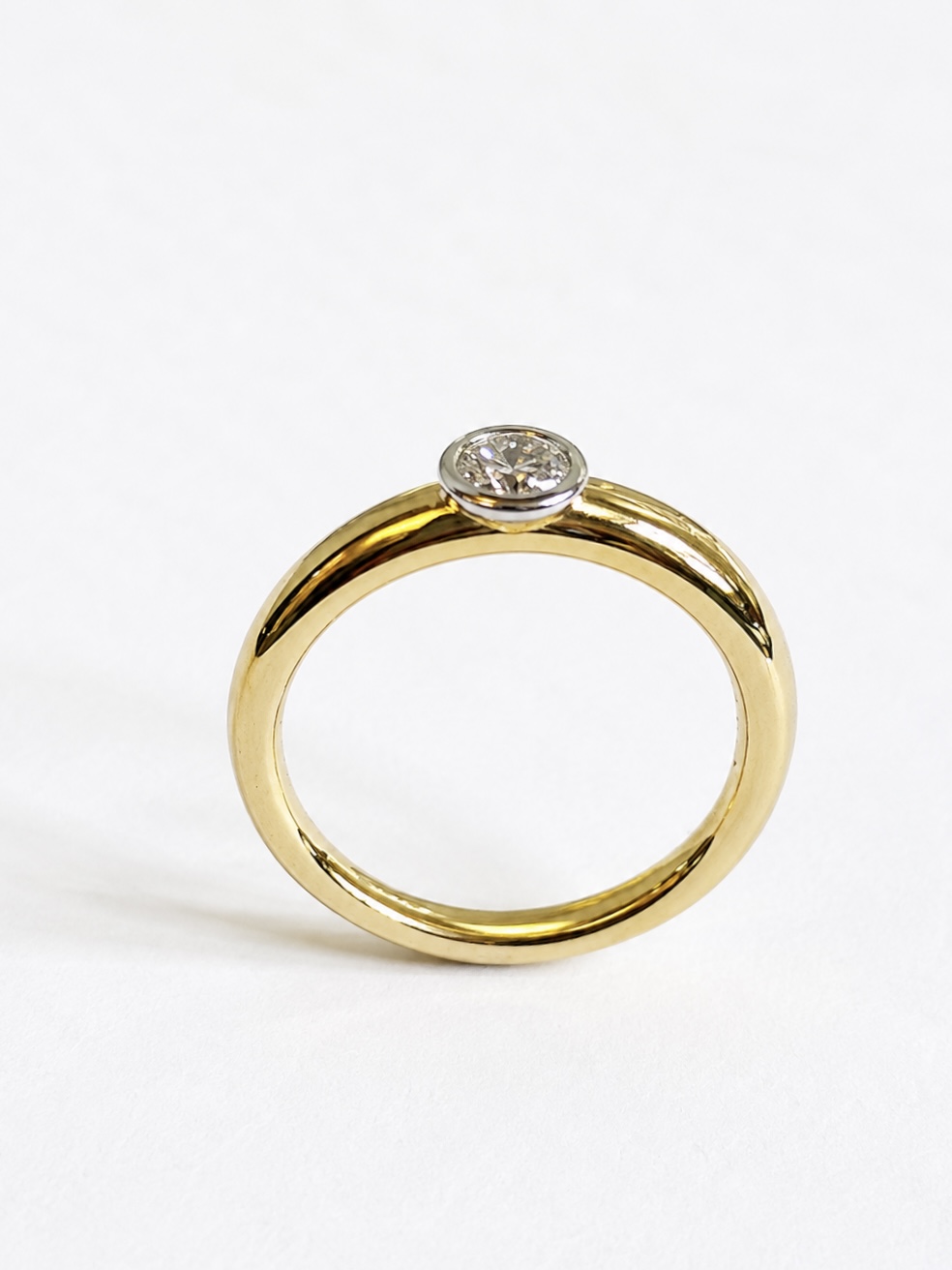 Solitärring 750 Gelbgold mit Brillant
